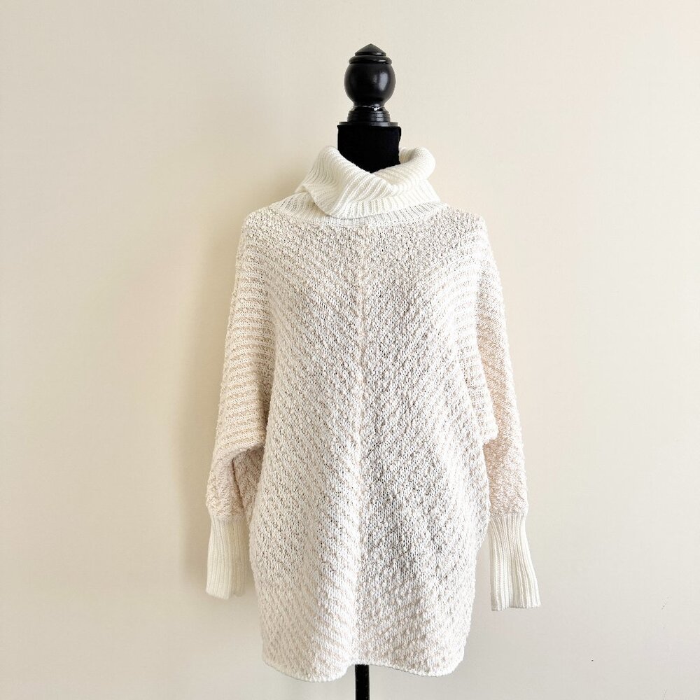 Moon and Mason Bouclé Knitted Turtleneck Sweater – Size Small (NWT)
